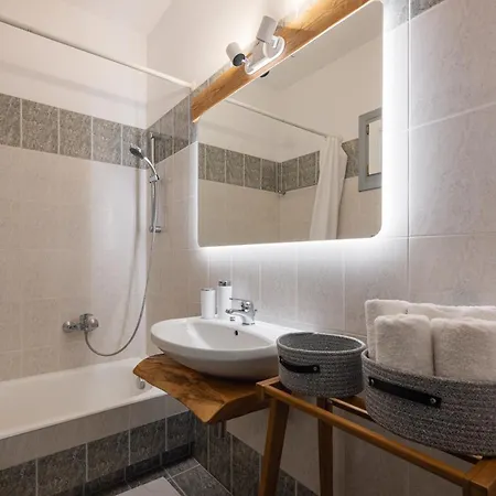 37 2 Heaven * Naxos City