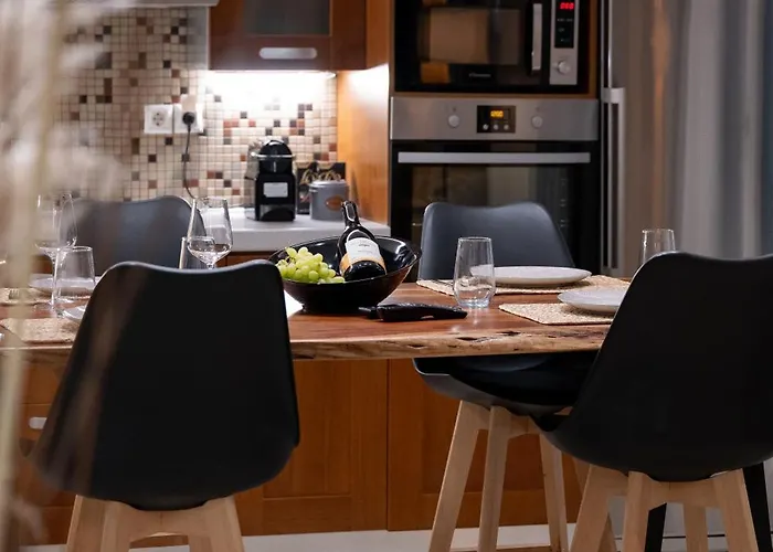 37 2 Heaven Apartment *