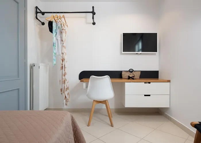 37 2 Heaven * Naxos City